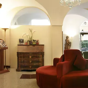 Otel Santa Chiara ***