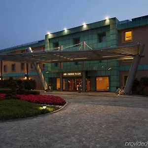 Crowne Plaza Milan - Malpensa Airport By Ihg מלון